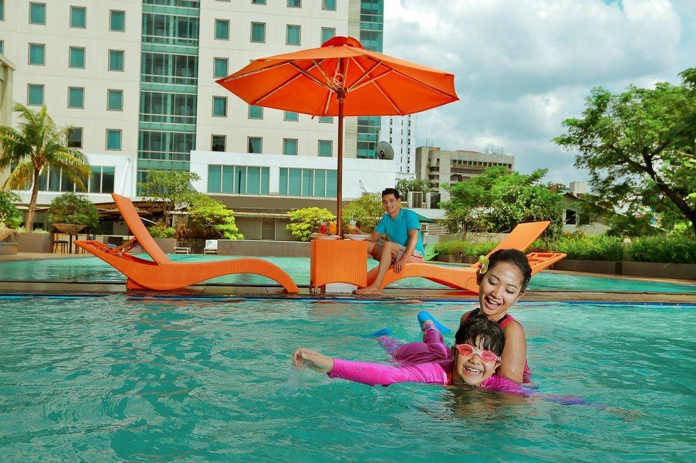 Park Hotel Cawang Джакарта Екстер'єр фото
