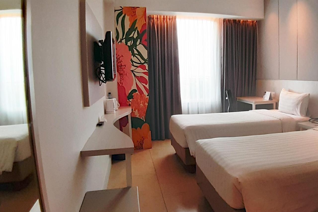 Park Hotel Cawang Джакарта Екстер'єр фото