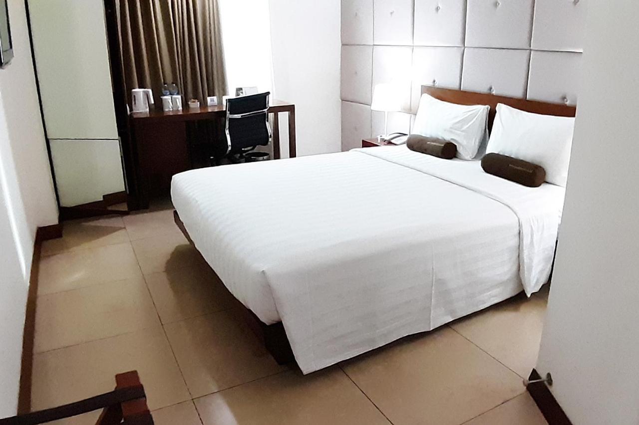 Park Hotel Cawang Джакарта Екстер'єр фото