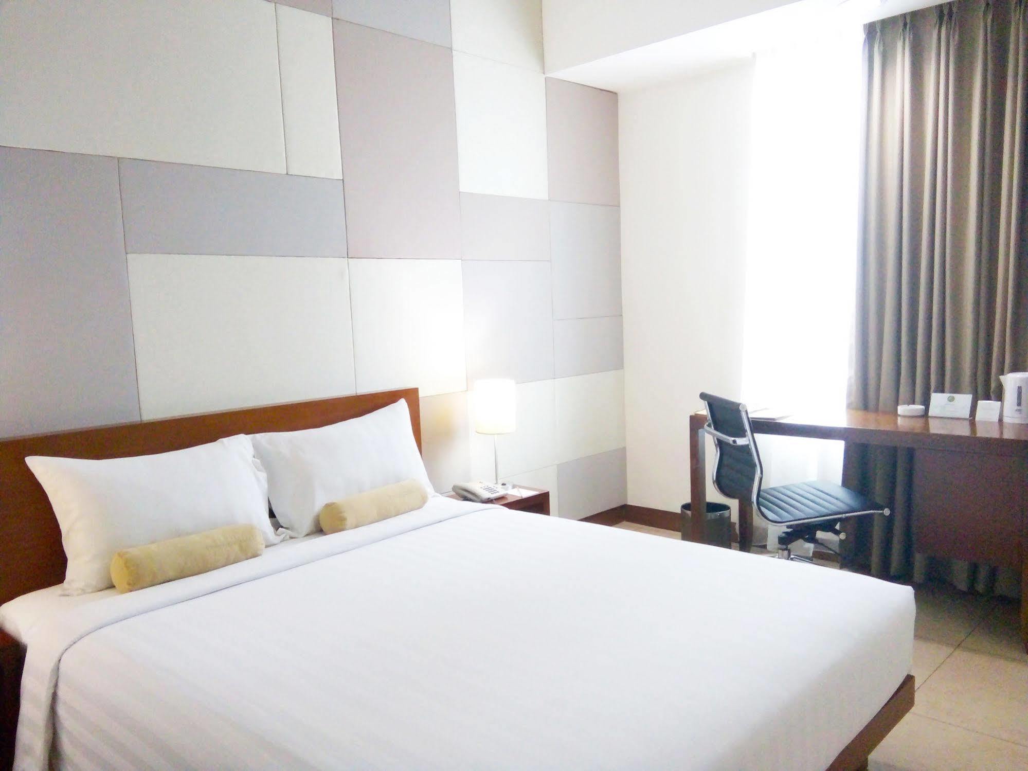 Park Hotel Cawang Джакарта Екстер'єр фото