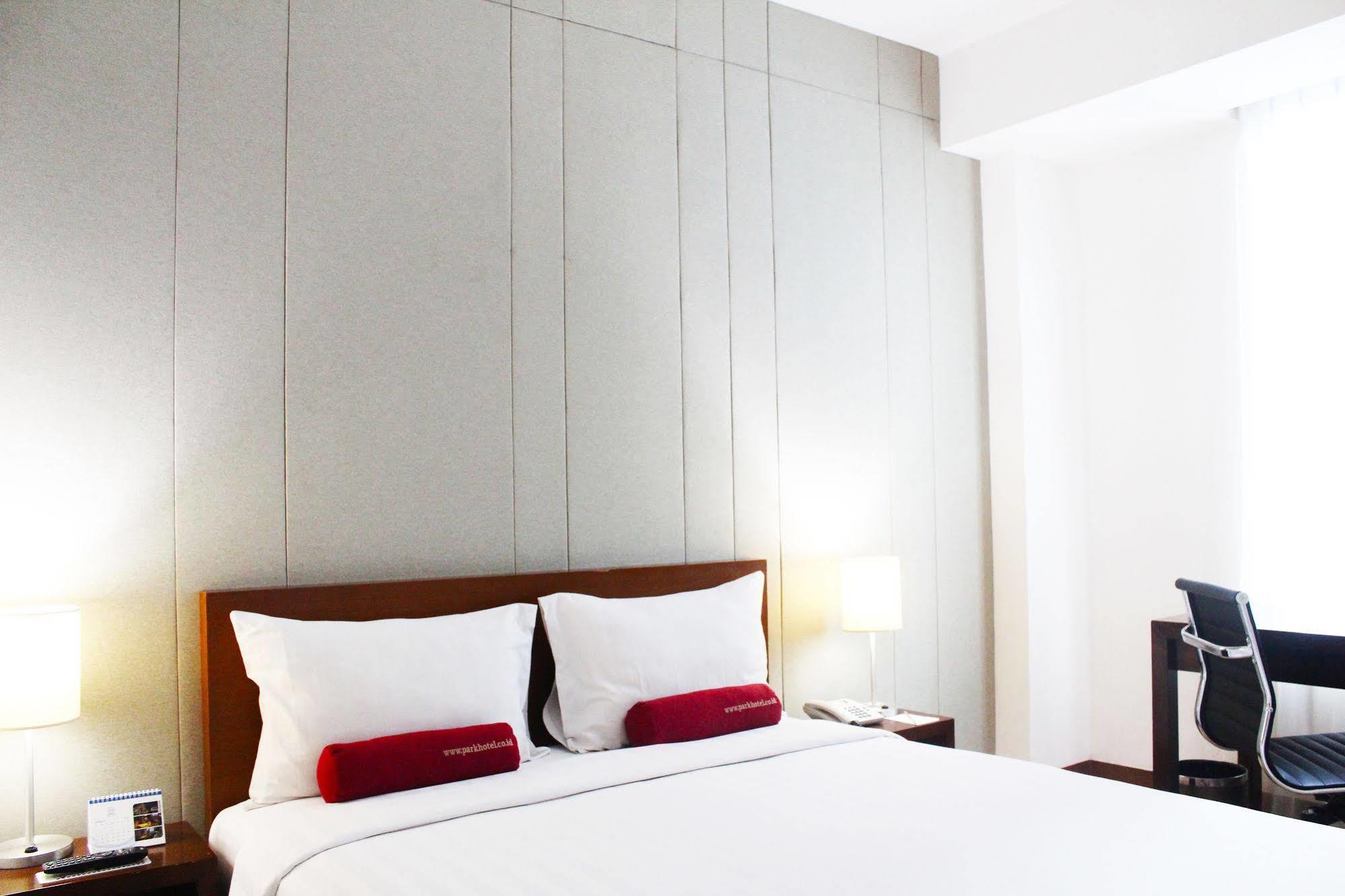 Park Hotel Cawang Джакарта Екстер'єр фото
