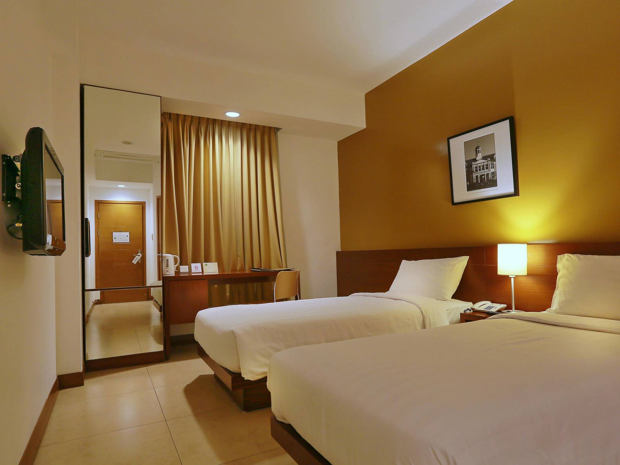 Park Hotel Cawang Джакарта Екстер'єр фото