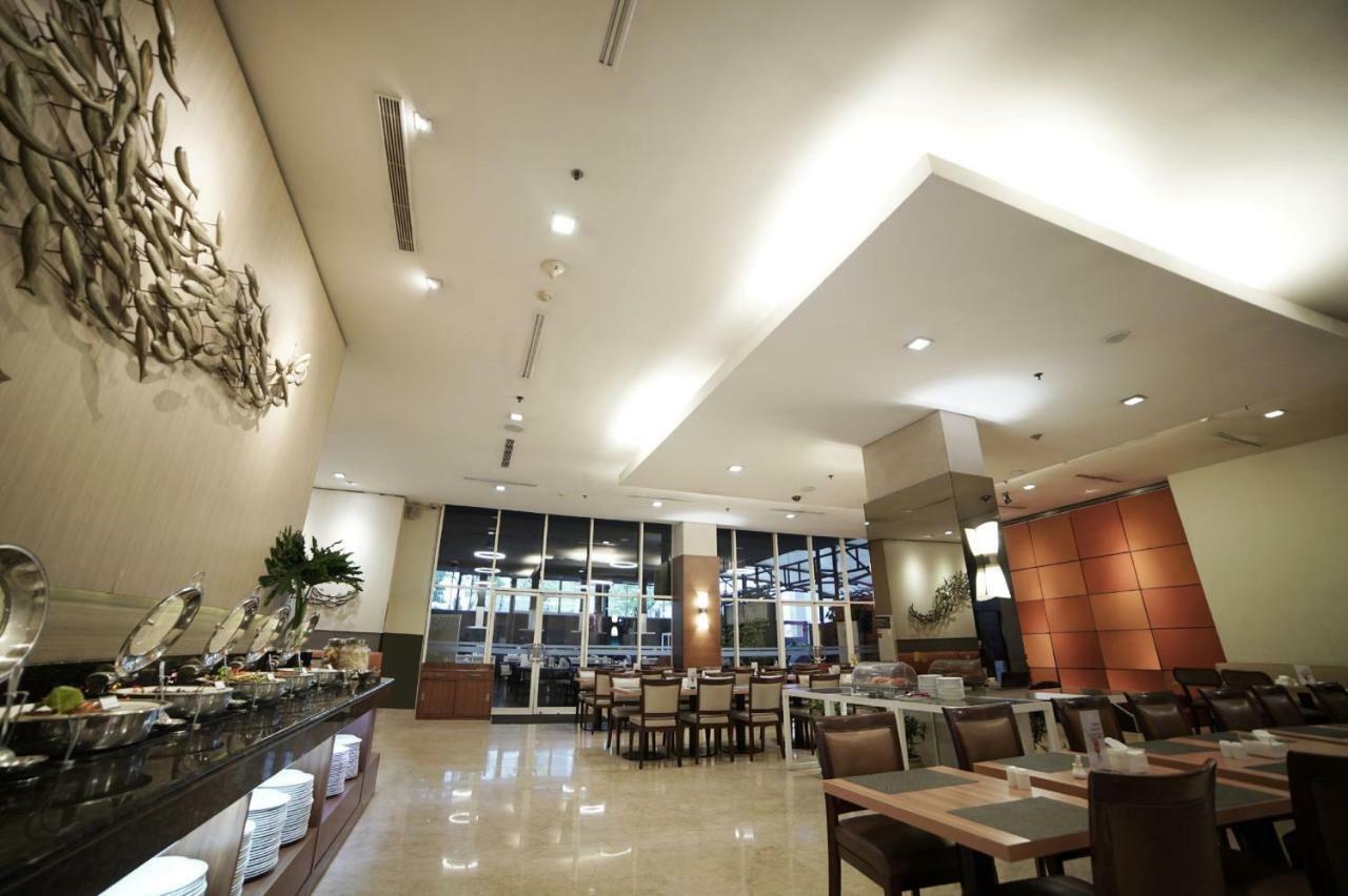 Park Hotel Cawang Джакарта Екстер'єр фото