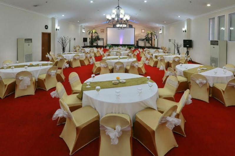 Park Hotel Cawang Джакарта Екстер'єр фото
